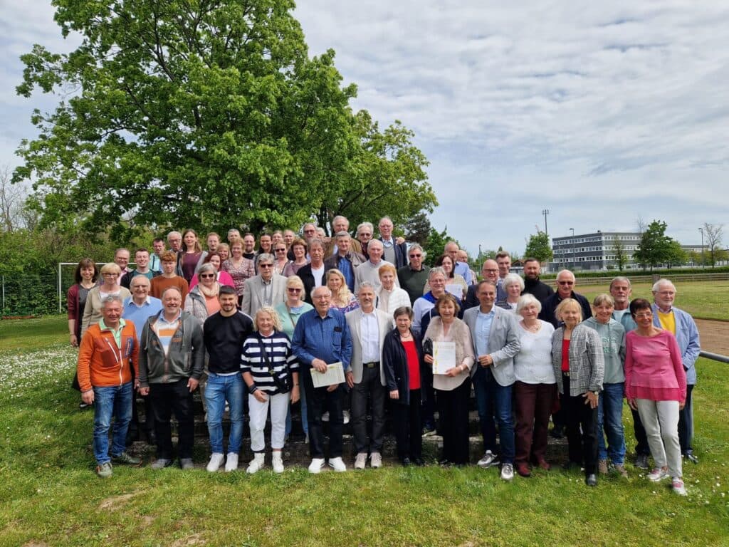 Ehrung und Dank beim SC Steinberg an seine langjährigen Vereinsmitglieder und ehrenamtlichen Trainern